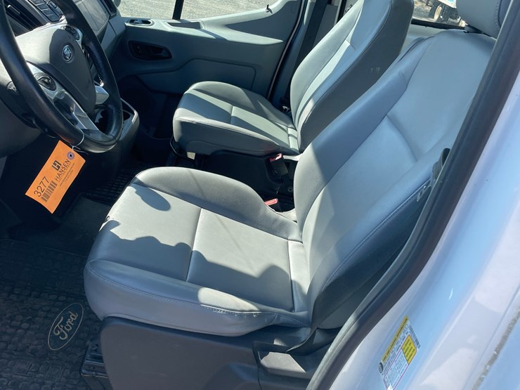 2016-ford-transit-image-35