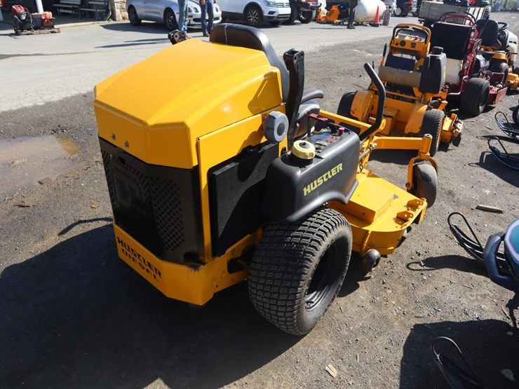hustler-zt-zero-turn-mower-image-8