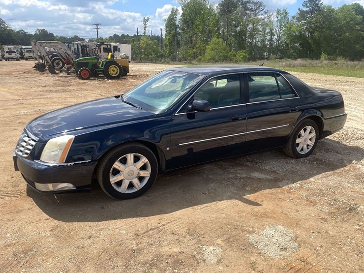 2006-cadillac-dts-4-door-sedan-(215,267-miles)-image-1