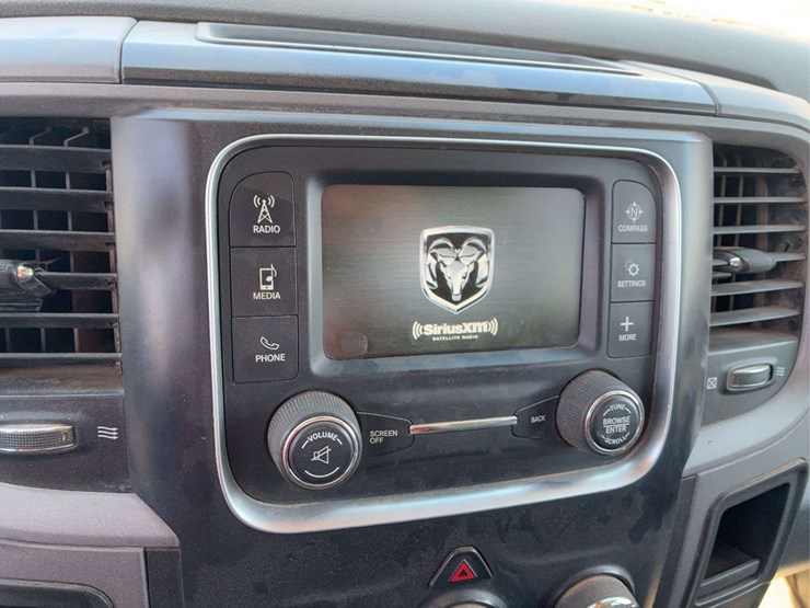 2015-ram-3500-laramie-image-36