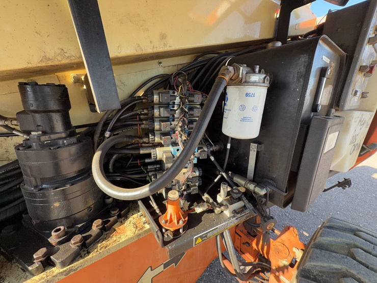 2000-jlg-600s-image-20