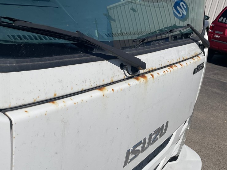 #3278-•-2017-isuzu-n-series-straight-truck-(has-wi-title)-image-12