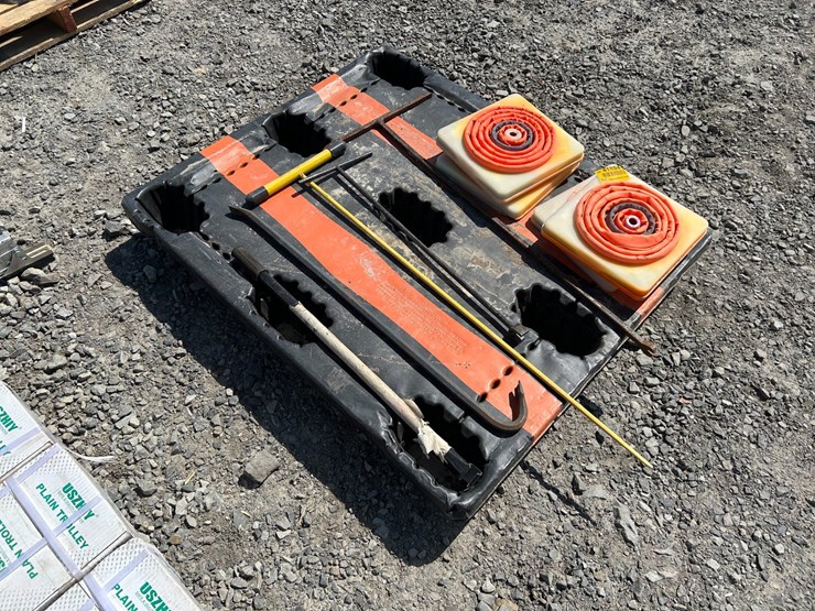#41894-•-(4)-foldable-traffic-cones-&-water-cut-off-bars-inv#-41894-image-3