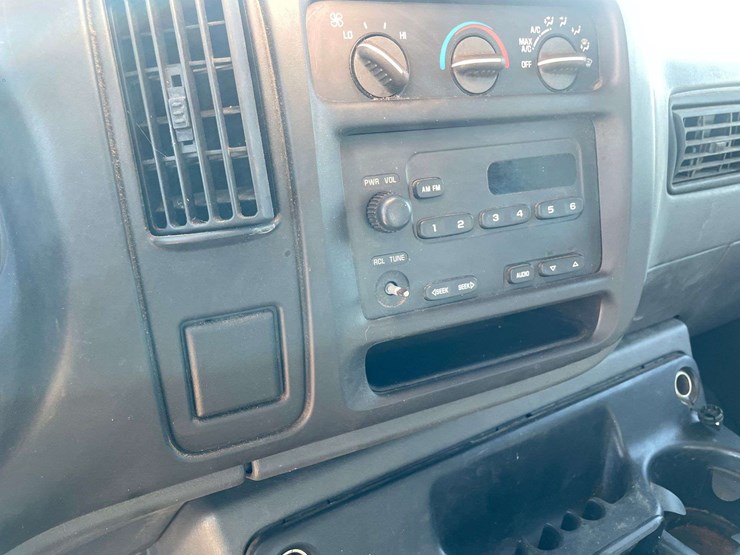 2002-chevrolet-express-2500-image-13
