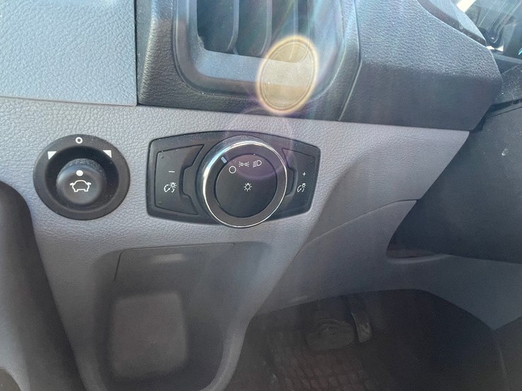 2016-ford-transit-image-45