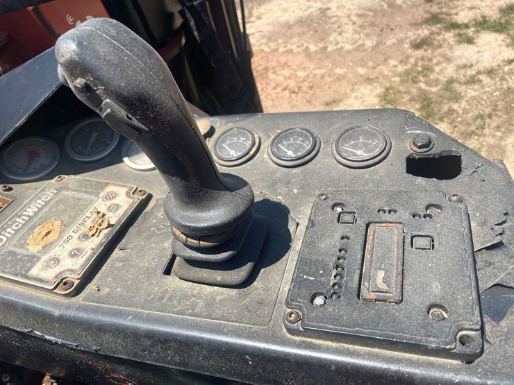 2000-ditch-witch-jt2720-image-22