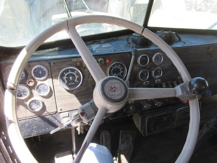 1981-kenworth-w900-image-14