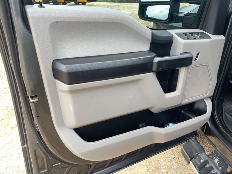 2018-ford-f350-image-9
