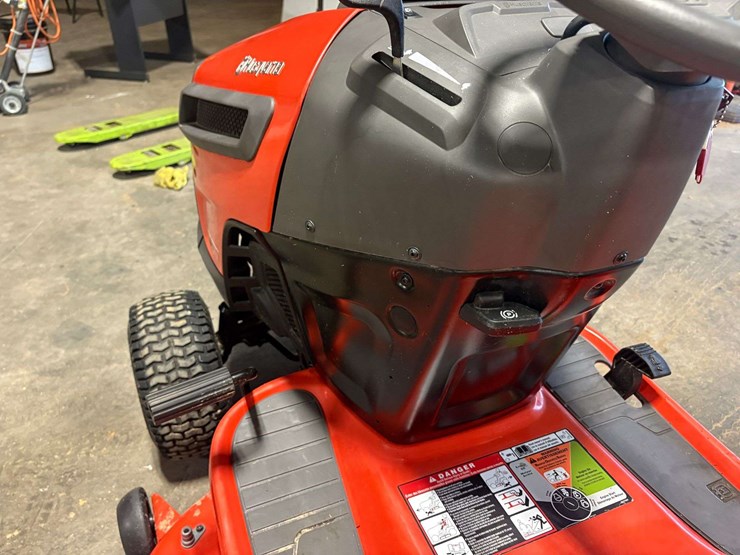 husqvarna-42"-riding-lawn-mower-image-11