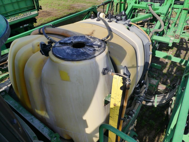 2015-john-deere-r4030-image-15