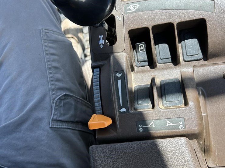 2012-john-deere-4940-image-64