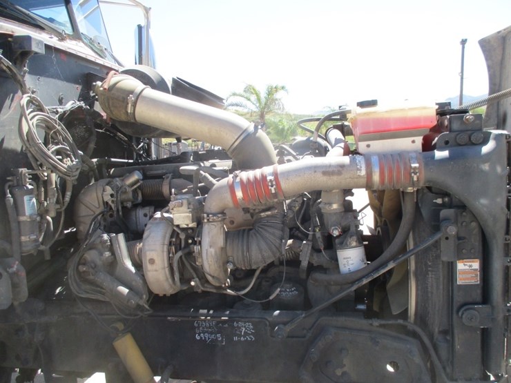 2012-peterbilt-386-image-5