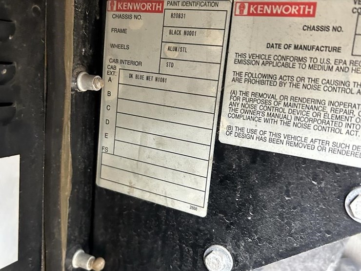 1999-kenworth-t600-image-14