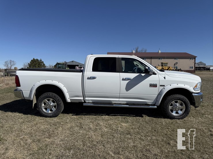 2011-ram-2500-big-horn-image-3