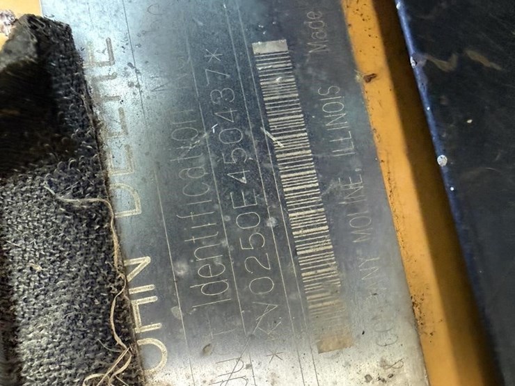 deere-250-image-32