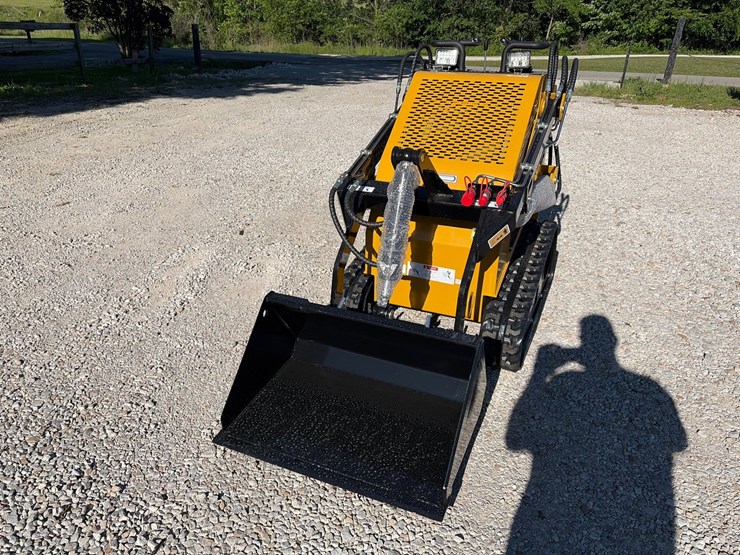#224-•-unused-agt-mx-mrt14-mini-skid-steer-loader-image-2