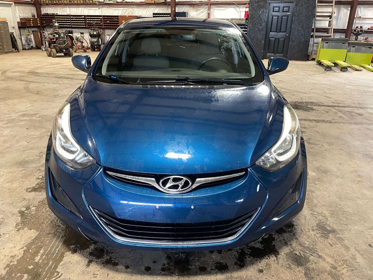 2016-hyundai-elantra-4-door-sedan-(99,032-miles)-wrecked-image-5