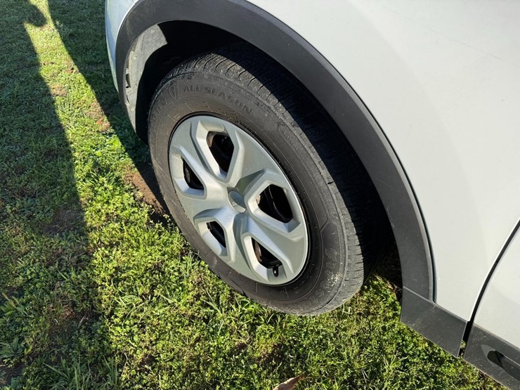 2017-ford-explorer-image-12