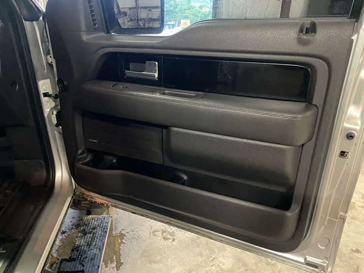 2014-ford-f150-limited-image-17