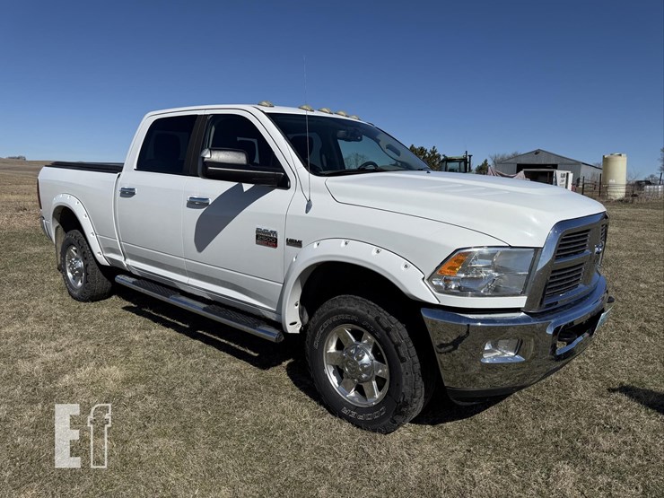 2011-ram-2500-big-horn-image-2