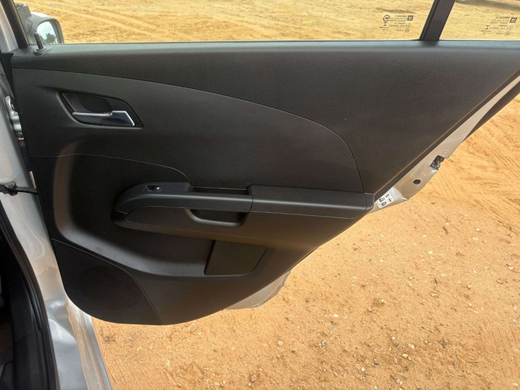 2015-chevrolet-sonic-lt-4-door-suv-(93,212-miles)-image-16