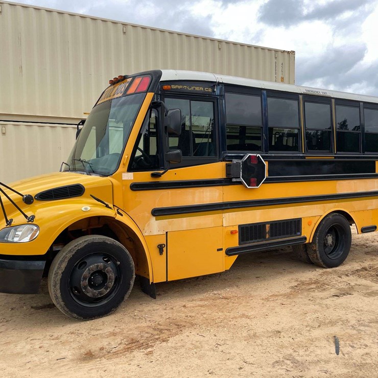 2008 FREIGHTLINER B2