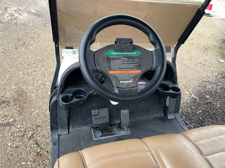 2022-club-car-tempo-2-passenger-48-volt-golf-cart-with-charger-image-9