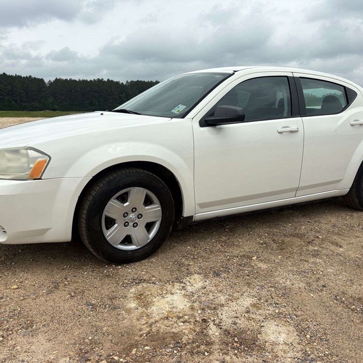 2010 Dodge Avenger 4 Door Sedan (92,998 Miles)