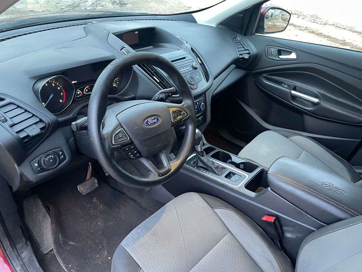 2017-ford-escape-se-image-11