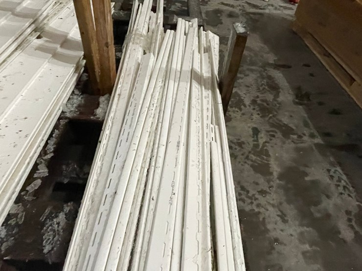 #3293-•-(47)-d-4-white-siding-image-10