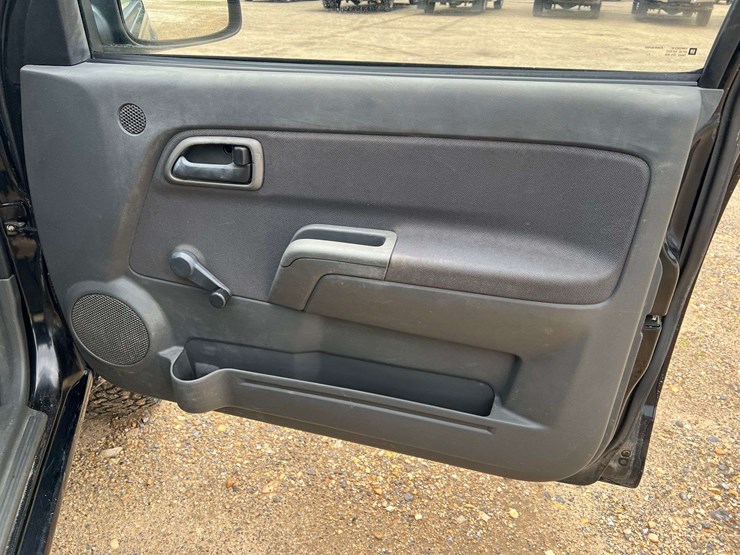 2004-chevrolet-colorado-ls-image-22