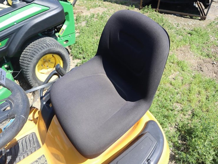 cub-cadet-lxt1050-riding-mower-image-22