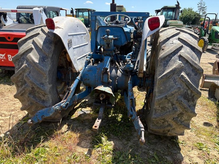 ford-4000-image-12