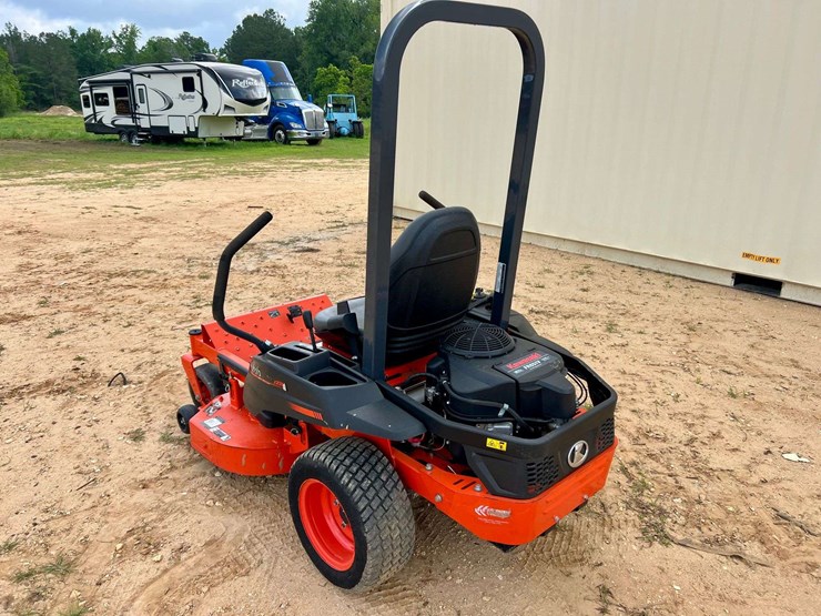 2022-kubota-z231kw-zero-turn-lawn-mower-(26-hours)-image-2