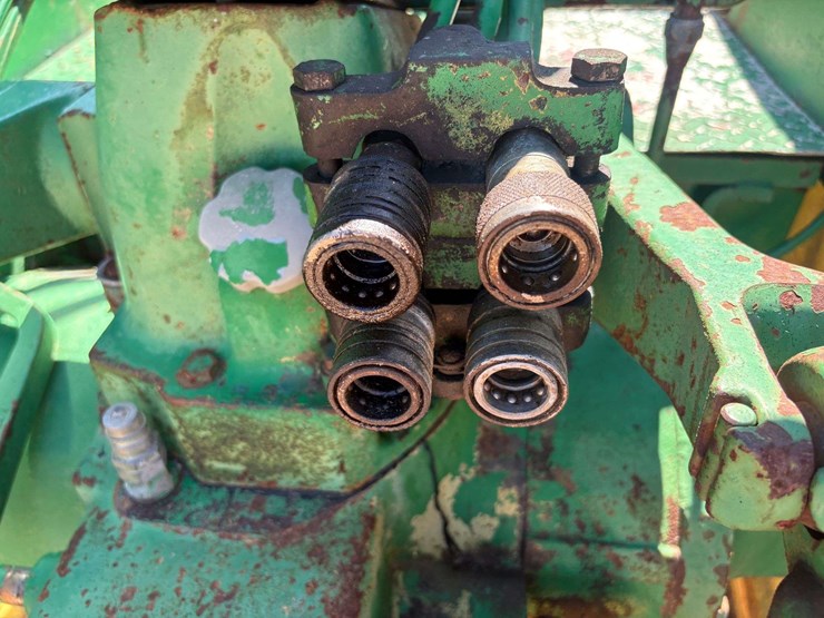 john-deere-3130-image-18
