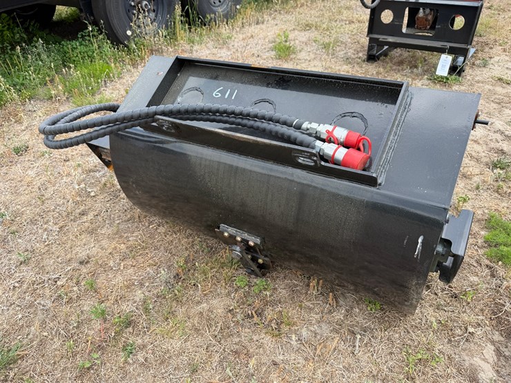 #611-•-hydraulic-mixing-bucket-for-mini-excavator-image-2