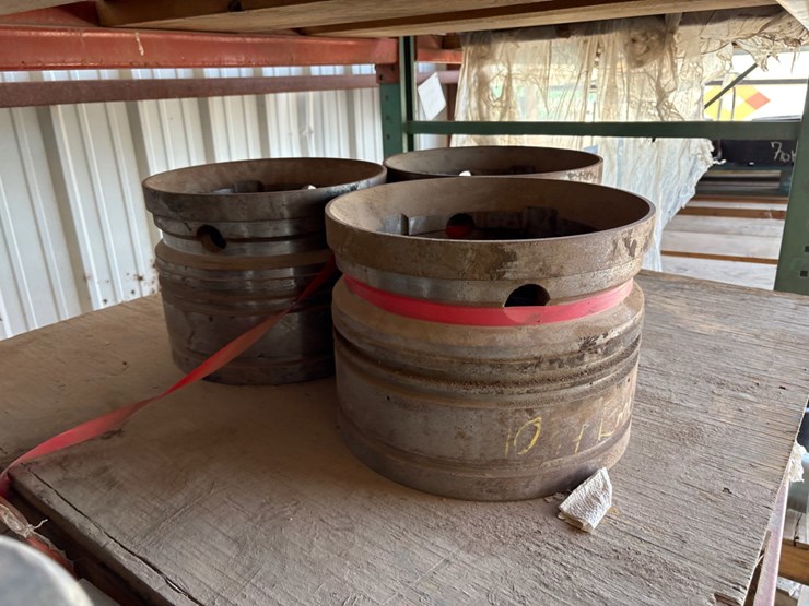 (3)-10-3/4”-primary-packoffs-&-pallet-of-assorted-casing-nipples-&-collars-image-2