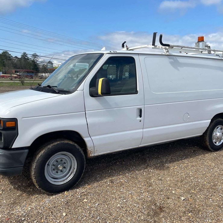 2014 FORD CARGO
