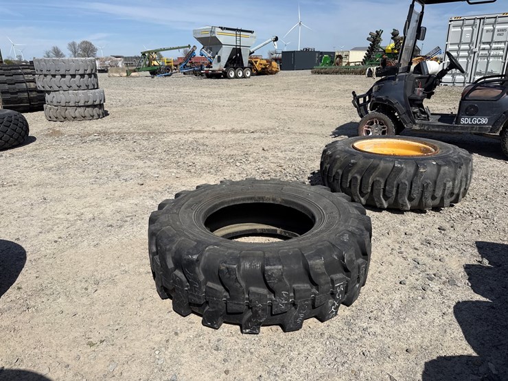 #42768-•-unused-akuret-15.5-25-tractor-tire-inv#-42768-image-3