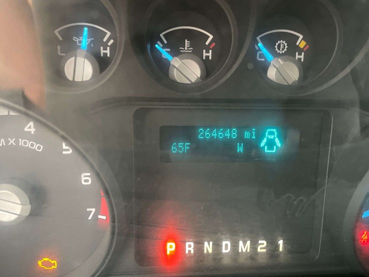 2016-ford-f350-xl-image-26