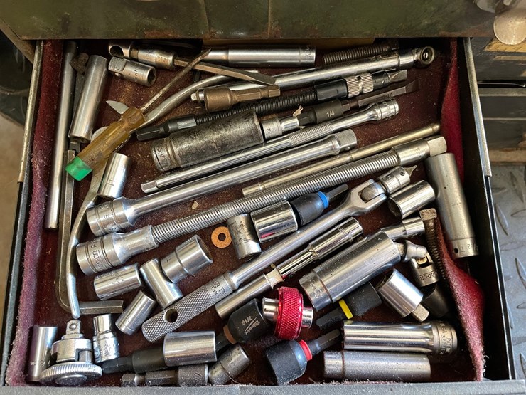 #1847-•-union-steel-tool-chest-and-contents-image-8