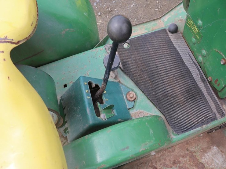 john-deere-110-image-17