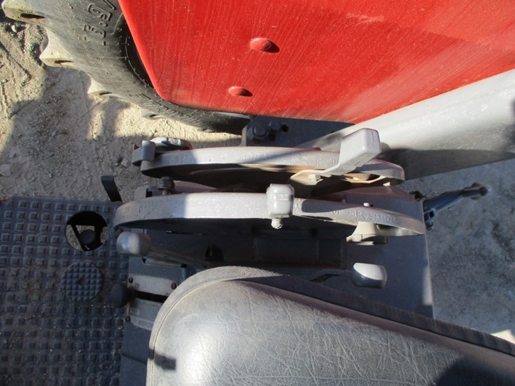massey-ferguson-ag-tractor,-image-8