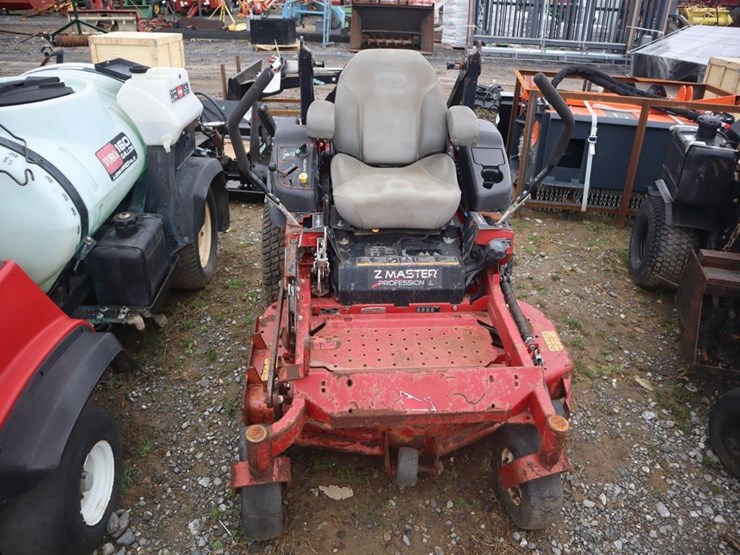 toro-5000-series-z-master-zero-turn-image-3