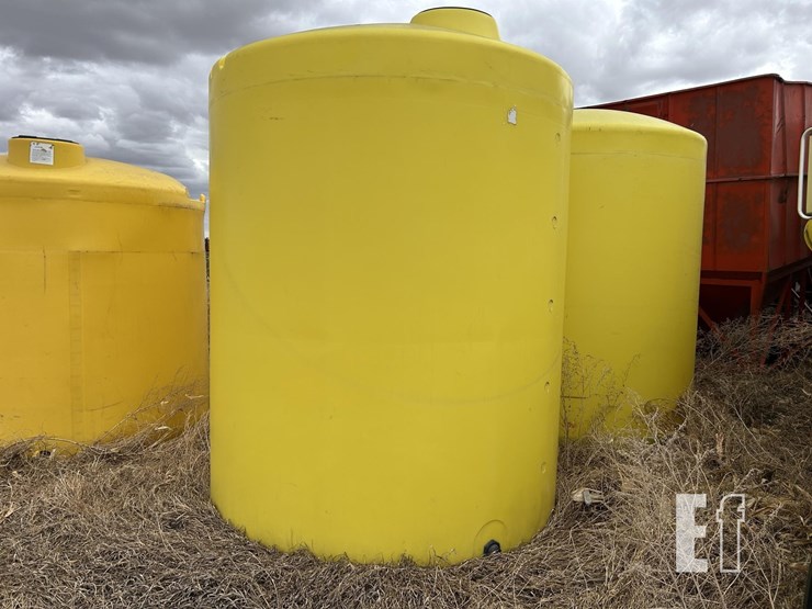 3,000-gallon-yellow-tanks-image-7