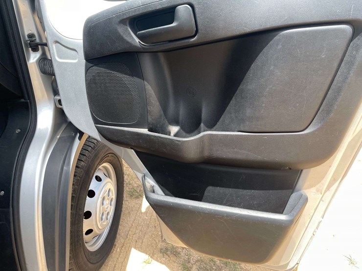 2018-ram-promaster-2500-image-16