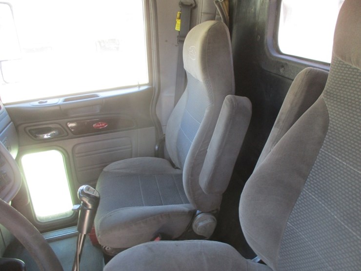 2012-peterbilt-386-image-8