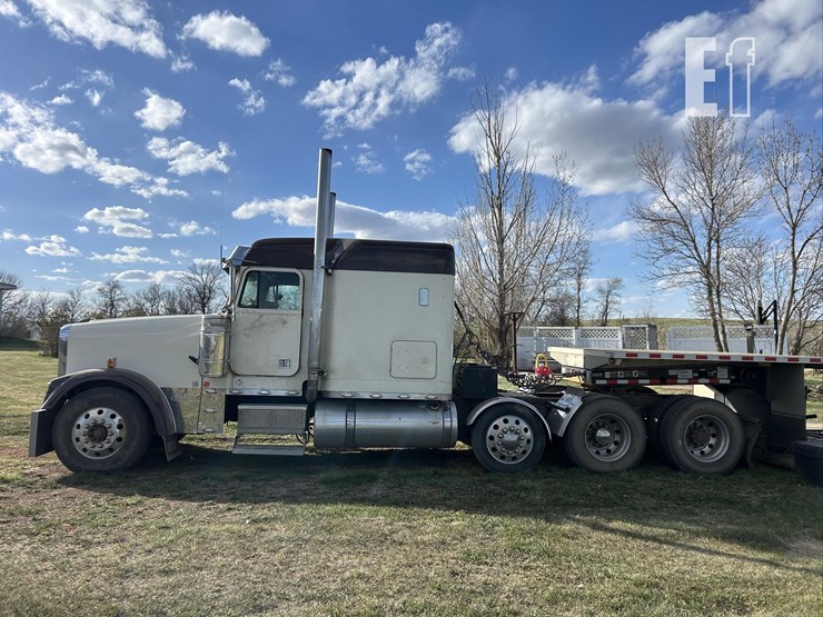 2006-freightliner-fld132-classic-xl-image-30