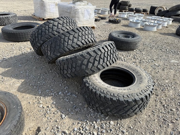 #38646-•-lot-of-(4)-firestone-37x12.5r17-tires-inv#-38646-image-4