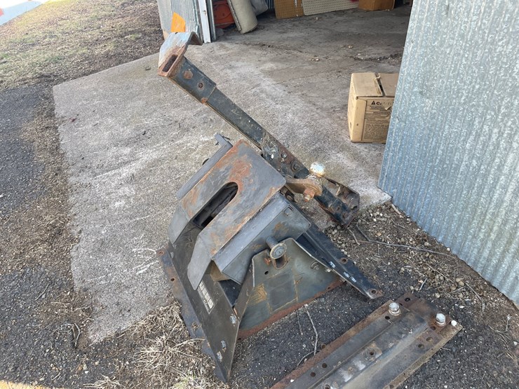 #1812-•-owens-5th-wheel-hitch-image-2